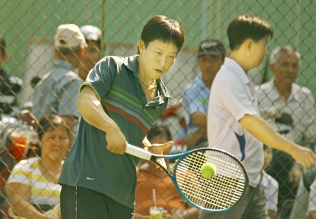 Môn quần vợt ở Vĩnh Long hiện có nhiều VĐV đang tích lũy điểm chuẩn.