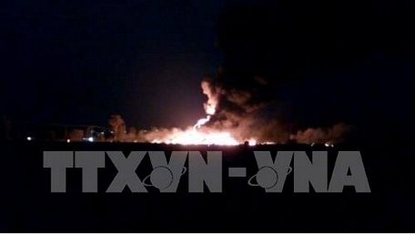  Lửa bốc lên ngùn ngụt tại hiện trường vụ nổ đường ống dẫn nhiên liệu ở thành phố Tlahuelilpan, miền Trung Mexico ngày 18/1. Ảnh: THX/TTXVN