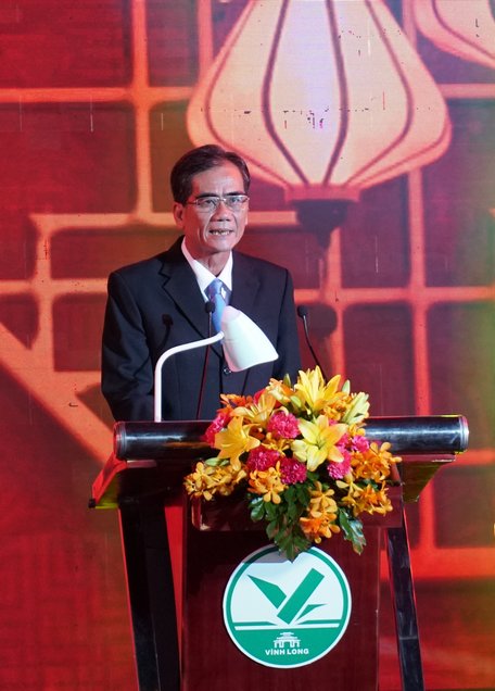 Phó Chủ tịch Thường trực UBND tỉnh Lê Quang Trung phát biểu tuyên dương doanh nghiệp tiêu biểu
