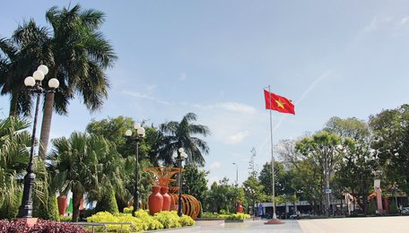 Một góc Quảng trường TP Vĩnh Long.