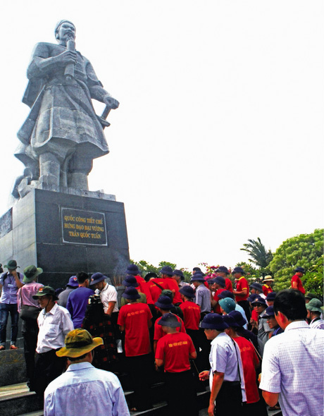 Công viên tượng đài Quốc công Tiết chế Hưng Đạo Đại vương Trần Quốc Tuấn trên đảo Song Tử Tây.