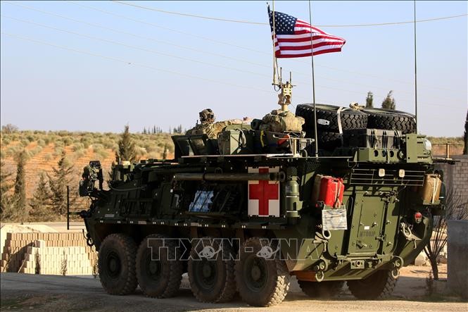  Binh sĩ Mỹ làm nhiệm vụ gần làng Yalanli, ngoại ô phía tây thành phố Manbij, Syria, ngày 5/3/2017. Ảnh: AFP/TTXVN