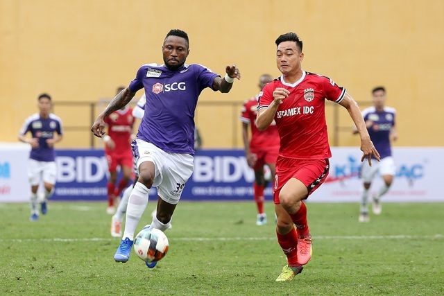 Samson lập cú đúp giúp Hà Nội FC giành chiến thắng