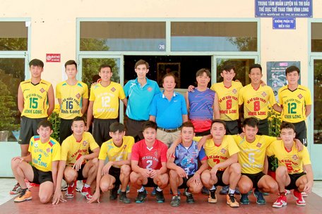Đội bóng chuyền nam XSKT Vĩnh Long trước mùa giải 2019.