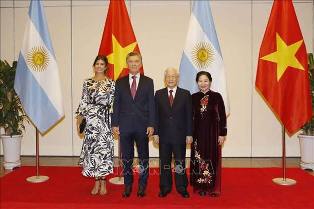 Tổng Bí thư, Chủ tịch nước Nguyễn Phú Trọng và Phu nhân chụp ảnh với Tổng thống nước Cộng hòa Argentina và Phu nhân. Ảnh: Doãn Tấn/TTXVN