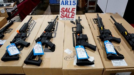 AR-15 bán tự động do Mỹ sản xuất, đây là vũ khí sử dụng trong vụ thảm sát ở thành phố Christchurch và đã sử dụng trong nhiều vụ xả súng hàng loạt ở Mỹ. Ảnh: trtworld.com