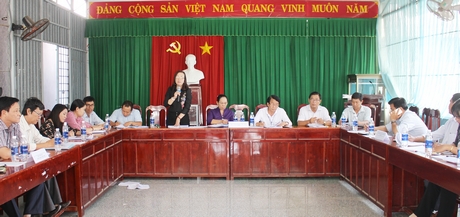 Đoàn khảo sát làm việc tại xã Đồng Phú.
