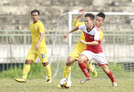 Đội Vĩnh Long trong trận tập huấn chuẩn bị mùa giải 2019, trận gặp đội Đồng Tháp trên sân Cao Lãnh.