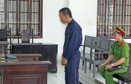 Bị cáo Huỳnh Công Thành nghe HĐXX tuyên án.