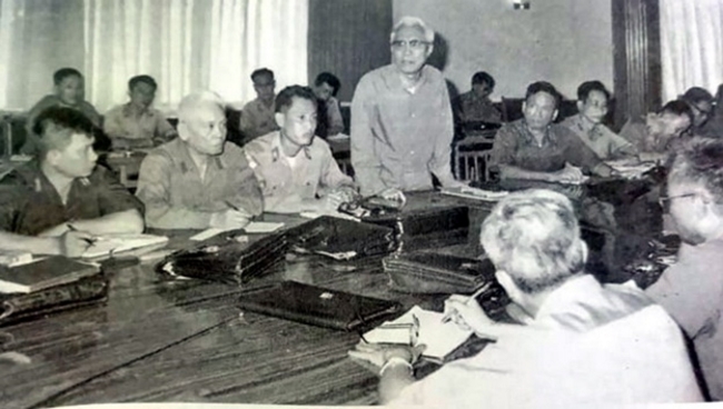 Hội nghị giao nhiệm vụ cho các đơn vị quân tình nguyện Việt Nam tham gia giúp Campuchia lật đổ chế độ diệt chủng Pol Pot, tổ chức tại TP Hồ Chí Minh ngày 4/1/1979.