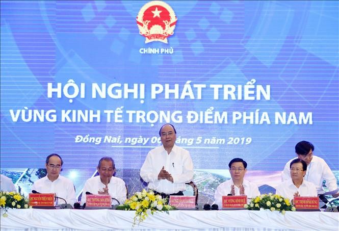 Thủ tướng Nguyễn Xuân Phúc chủ trì hội nghị. Ảnh: Thống Nhất/TTXVN