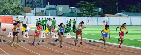 Các VĐV tranh chung kết nội dung 60m nữ.