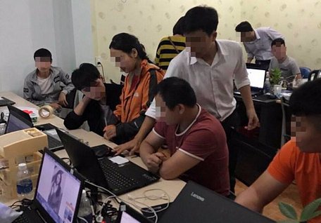 Công an quận Sơn Trà, Đà Nẵng triệt phá đường dây đánh bạc do người Trung Quốc cầm đầu - Ảnh: CACC