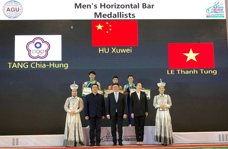 Lê Thanh Tùng cũng giành tấm HCĐ ở nội dung xà đơn tại giải vô địch châu Á 2019.