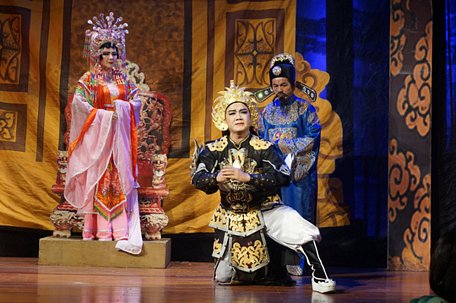 Cảnh trong vở “Giấc mộng đêm xuân” - vở diễn quy tụ nhiều diễn viên đoạt HCV giải Trần Hữu Trang