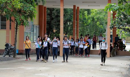 Nhiều thí sinh ở điểm thi THPT Trần Đại Nghĩa than đề khó.