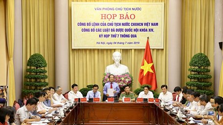  Ông Đào Việt Trung, Ủy viên Trung ương Đảng, Chủ nhiệm Văn phòng Chủ tịch nước chủ trì buổi họp báo. (Ảnh: Dương Giang/TTXVN)