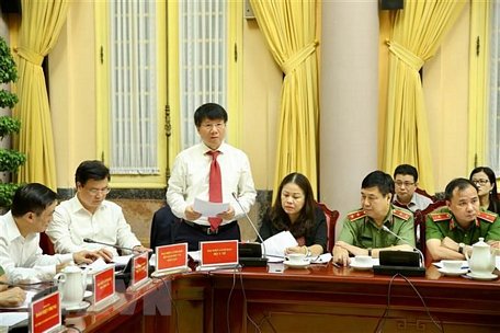 Thứ trưởng Bộ Y tế Trương Quốc Cường giới thiệu về Luật Phòng, chống tác hại của rượu, bia. Ảnh: Dương Giang/TTXVN