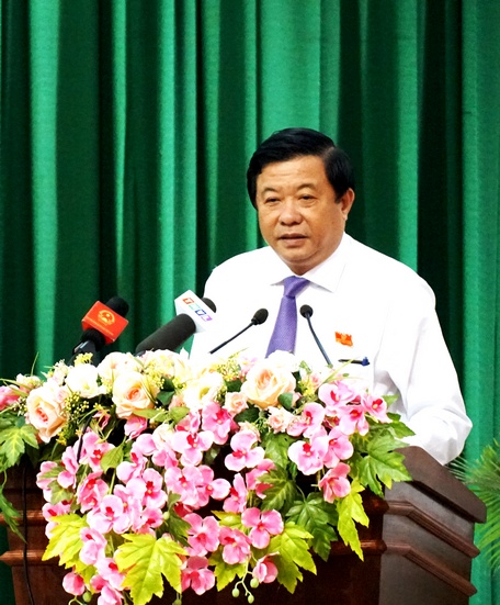 Chủ tịch HĐND tỉnh- Bùi Văn Nghiêm phát biểu bế mạc.