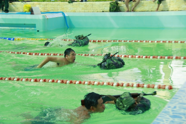 Bộ đội tăng cường rèn luyện thể lực nâng cao sức khỏe, bên cạnh là các hội thao quân sự được tổ chức thường xuyên, thu hút nhiều lực lượng tham gia.
