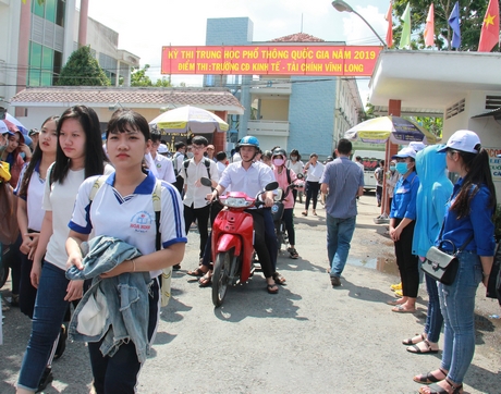 92% dân số Việt Nam trong độ tuổi phổ thông được đi học. Trong ảnh, học sinh Vĩnh Long tham gia kỳ thi THPT quốc gia 2019.