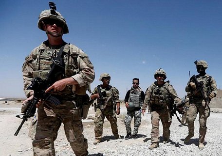 Binh sĩ Mỹ tuần tra tại căn cứ thuộc tỉnh Logar, Afghanistan. Ảnh: Reuters.