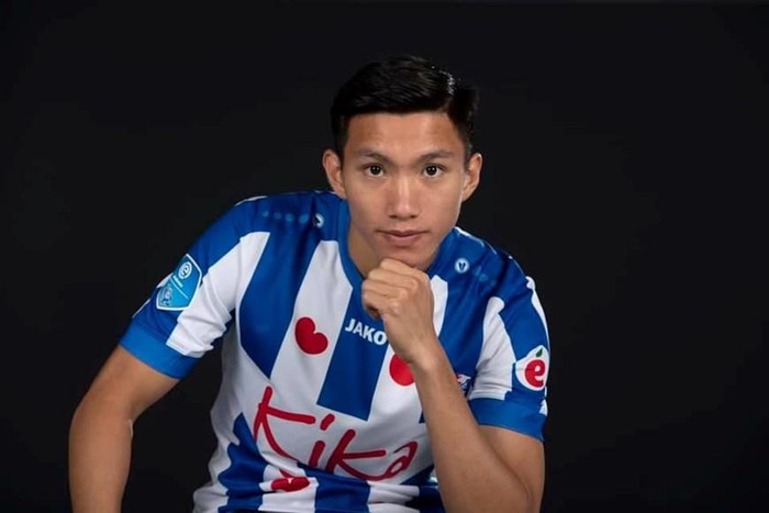 Hậu vệ 20 tuổi này sẽ thi đấu cho SC Heerenveen theo bản hợp đồng cho mượn 1 năm từ Hà Nội FC, kèm theo điều khoản mua đứt.