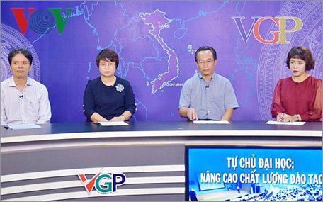  PGS.TS Nguyễn Thu Thủy, Phó Vụ trưởng Vụ Giáo dục Đại học, Bộ GD-ĐT (thứ 2 từ trái sang).