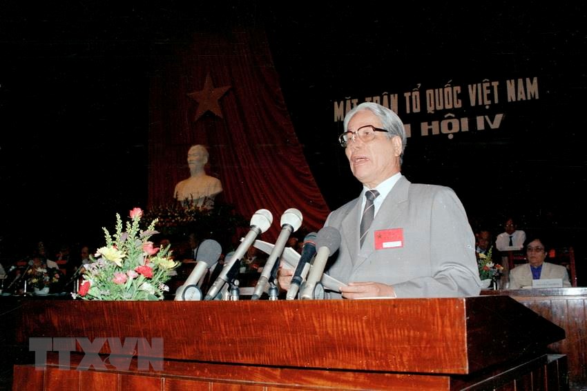  Tổng Bí thư Đỗ Mười phát biểu tại phiên khai mạc Đại hội đại biểu Mặt trận Tổ quốc Việt Nam lần thứ IV, được tổ chức từ ngày 17-19/8/1994, tại Hà Nội. (Ảnh: Minh Điền/TTXVN)