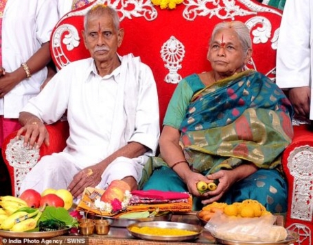  Bà Erramatti Mangayamma 74 tuổi cùng chồng 80 tuổi. Nguồn: SWNS