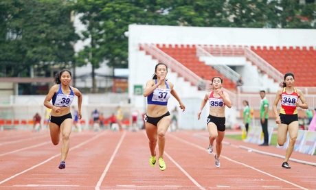  Lê Tú Chinh (TP Hồ Chí Minh- 37) vượt qua Huỳnh Thị Mỹ Tiên (Vĩnh Long) nội dung 100m.