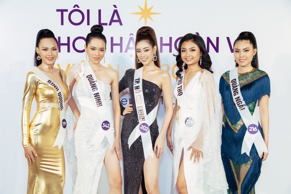 Năm trong số top 60 thí sinh Hoa hậu Hoàn vũ Việt Nam 2019 tại buổi công bố tối 4/10 - Ảnh: UniCorp