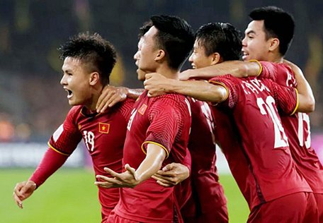 Bóng đá nam Việt Nam với lứa cầu thủ tài năng như Quang Hải được kỳ vọng sẽ chinh phục thành công tấm HCV SEA Games. Ảnh: TTXVN