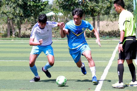 Lộc Tài Sport (áo xanh) vượt qua Justin Phúc với tỷ số 1-0 ở trận chung kết.