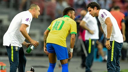 Neymar thường xuyên phải nghỉ thi đấu thời gian qua vì chấn thương. (Ảnh: Getty). 