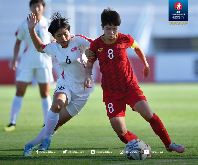 U19 nữ Việt Nam (áo đỏ) không thể làm nên bất ngờ trước Triều Tiên. (Ảnh: AFC). 