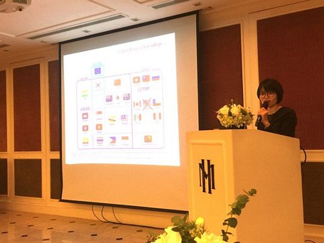 Bà Hoàng Ngọc Oanh (Bộ Công Thương) chia sẻ về cơ hội kinh doanh và xu hướng đầu tư trong tương lai tại thị trường châu Âu. 