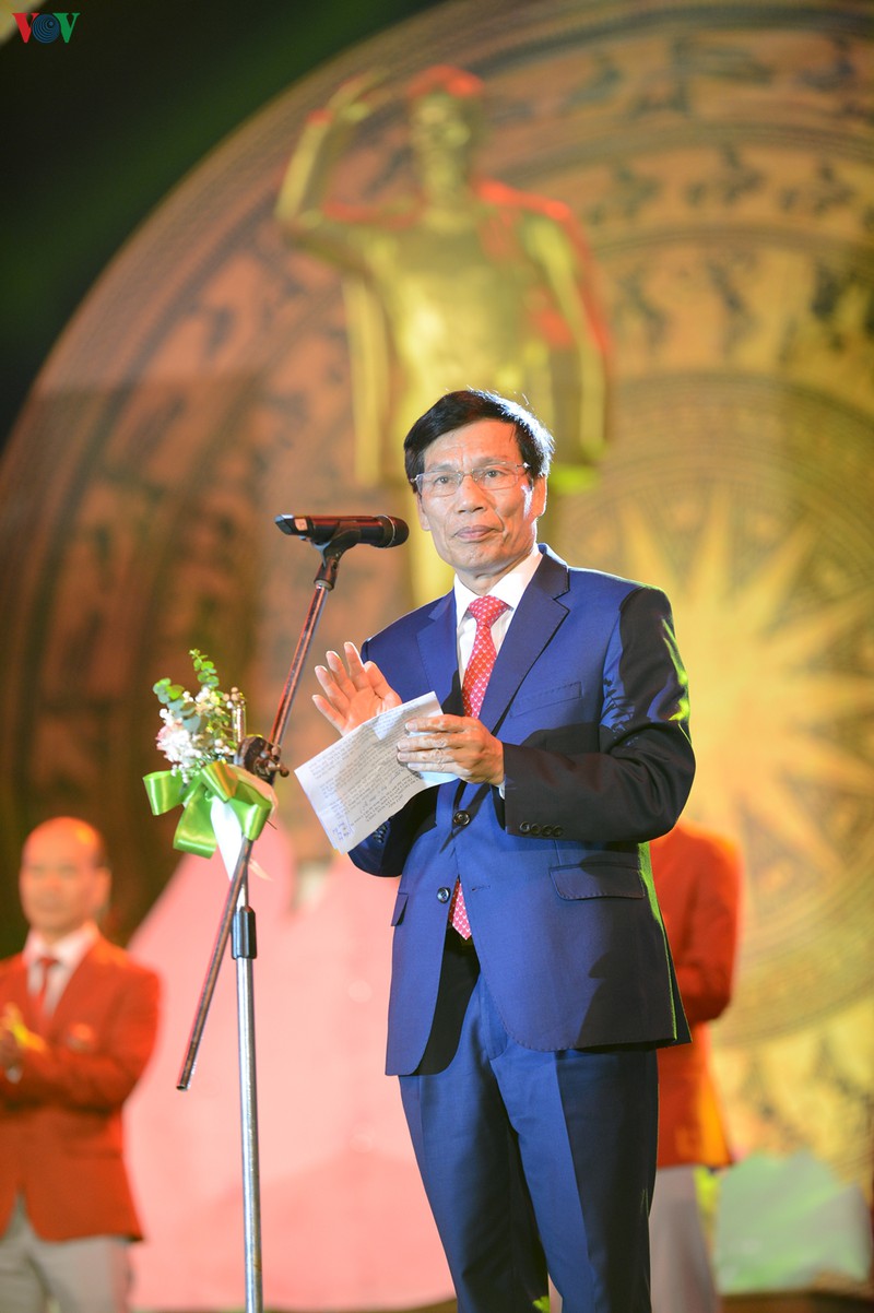 Bộ trưởng Bộ VH-TT-DL Nguyễn Ngọc Thiện phát biểu và giao nhiệm vụ cho đoàn Thể thao Việt Nam.