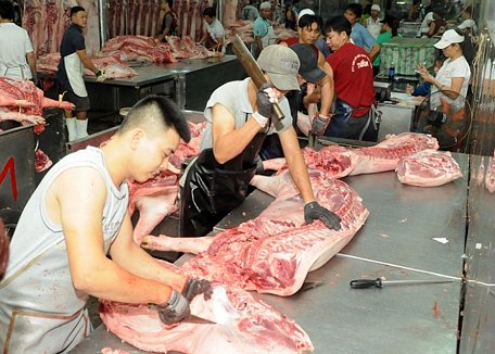 Giá thịt lợn tại các tỉnh phía Nam đang giảm để đảm bảo quyền lợi cho người tiêu dùng.