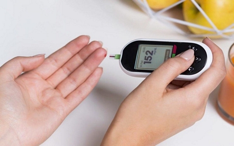 Kiểm soát đường huyết và ngăn ngừa tiểu đường: Hợp chất lưu huỳnh có trong hành lá giúp giảm lượng đường trong máu do đó ngăn ngừa bệnh tiểu đường.