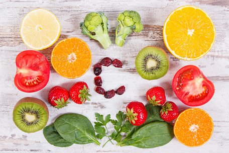 Bổ sung Vitamin C qua đường ăn uống khá dễ dàng - ảnh minh họa từ internet