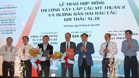Lễ trao hợp đồng triển khai thi công dự án cầu Mỹ Thuận 2 và đường dẫn 2 đầu cầu sáng 27/2/2020.