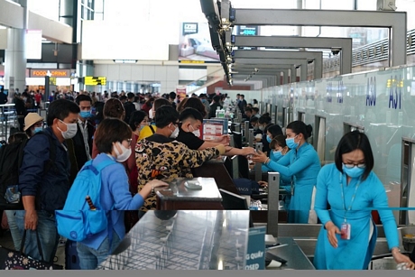 Vietnam Airlines triển khai miễn lệ phí đổi hành trình hoặc đổi ngày bay cho hành khách Hàn Quốc đã mua vé của hãng đến Việt Nam hoặc bay nội địa Việt Nam nhưng không sử dụng được do ảnh hưởng của chính sách tạm dừng miễn thị thực đối với công dân Hàn Quốc vào Việt Nam.