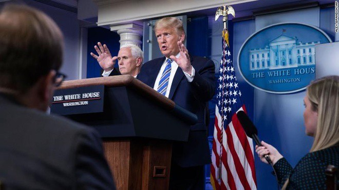 Tổng thống Trump tại buổi họp báo tại Nhà Trắng ngày 23/3 về dịch Covid-19. Ảnh: AP.