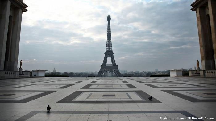 Chính phủ Pháp tuyên bố phong tỏa toàn quốc vào ngày 17/3 (Ảnh: AP)