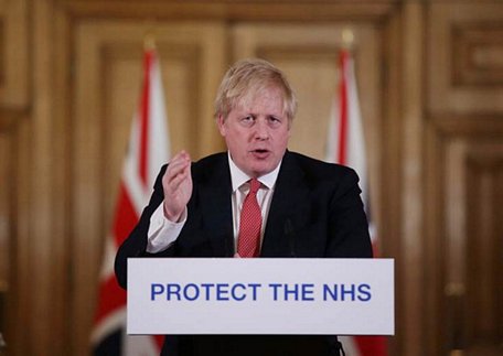 Thủ tướng Anh Boris Johnson nhập viện tối 5/4 để kiểm tra do có những triệu chứng kéo dài 10 ngày sau khi dương tính với virus corona - Ảnh: REUTERS