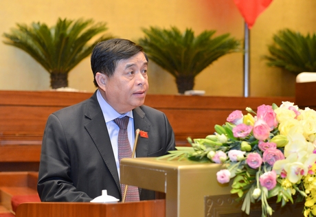 Bộ trưởng Nguyễn Chí Dũng trình bày Báo cáo thuyết minh Hiệp định EVIPA.