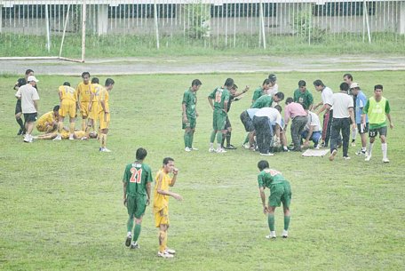 Trận đấu giữa Vĩnh Long gặp Nguyễn Hoàng Kiên Giang ngày 2/5/2008 gặp sự cố ở phút 13.