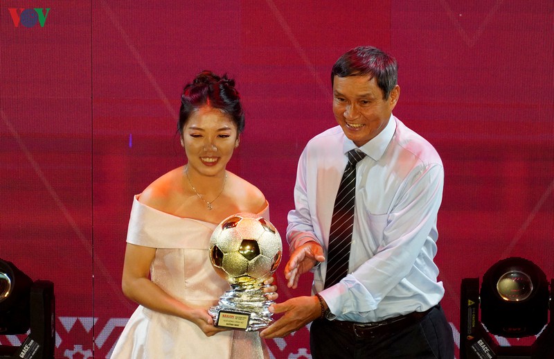 Đội trưởng ĐT nữ Việt Nam, Huỳnh Như giành Quả bóng Vàng nữ Việt Nam 2019.