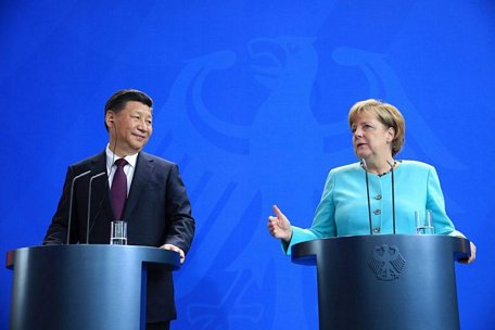 Chủ tịch Trung Quốc Tập Cận Bình  và Thủ tướng Đức Angela Merkel . Ảnh: DW.